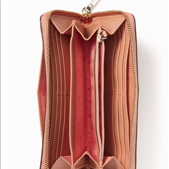 Last one! Host pick x 3 ❤️❤️❤️Gift 🎁 SALE ❤️HP X 3 🎉🎉🎉💖Kate spade ♠️ Wallet - Picture 4 of 4